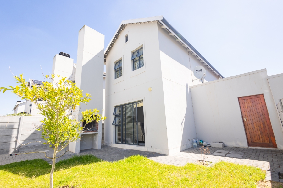 To Let 2 Bedroom Property for Rent in Stonewood Security Estate Western Cape